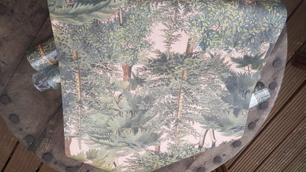 8 behangrollen met natuurprint- motief - € 12,50 per rol, Ophalen, 25 tot 50 m², Groen, Natuur