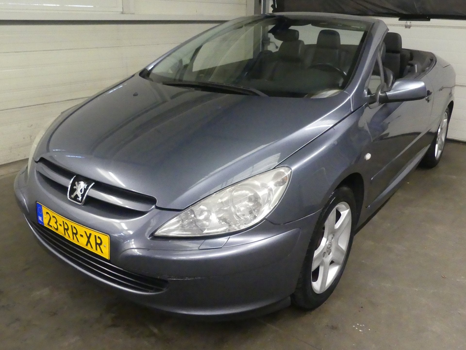 Peugeot 307 CC 2.0-16V - Cabrio - Automaat - Cruise Control, Gebruikt, Zwart, 4 cilinders, Cabriolet