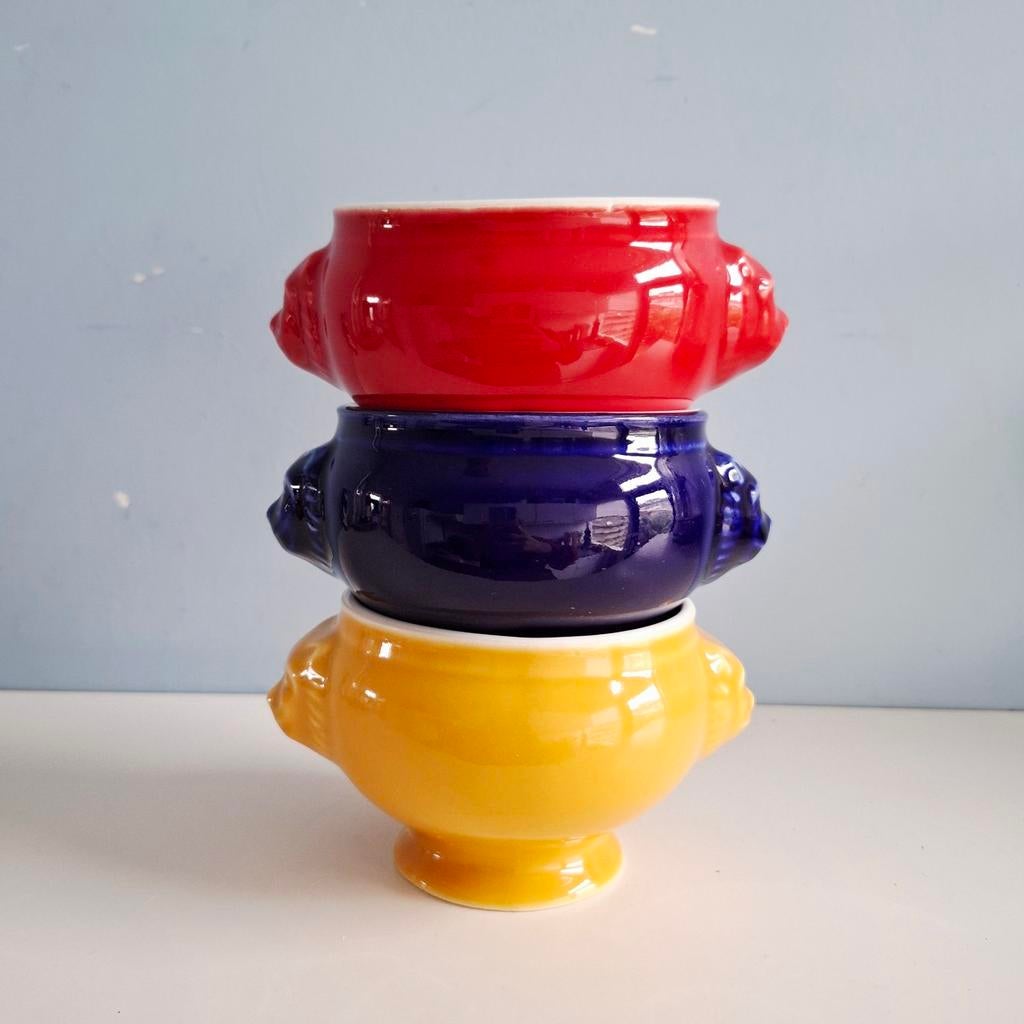 3 kleurrijke soepkommen met leeuwenkoppen, Ophalen of Verzenden, Kom(men), Overige stijlen, Nvt
