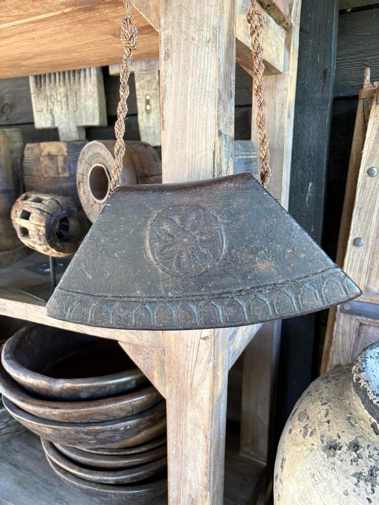 Gave grote oude koebel uit India, Hout, Gebruikt, Ophalen of Verzenden, Nvt