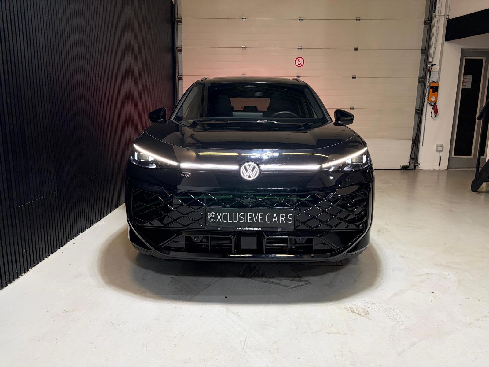 Volkswagen T-Roc 1.5 eTsi R-Line bomvol *Pano*H/K*Head-Up*36, Auto's, Voorwielaandrijving, Stof, 4 cilinders, Zwart