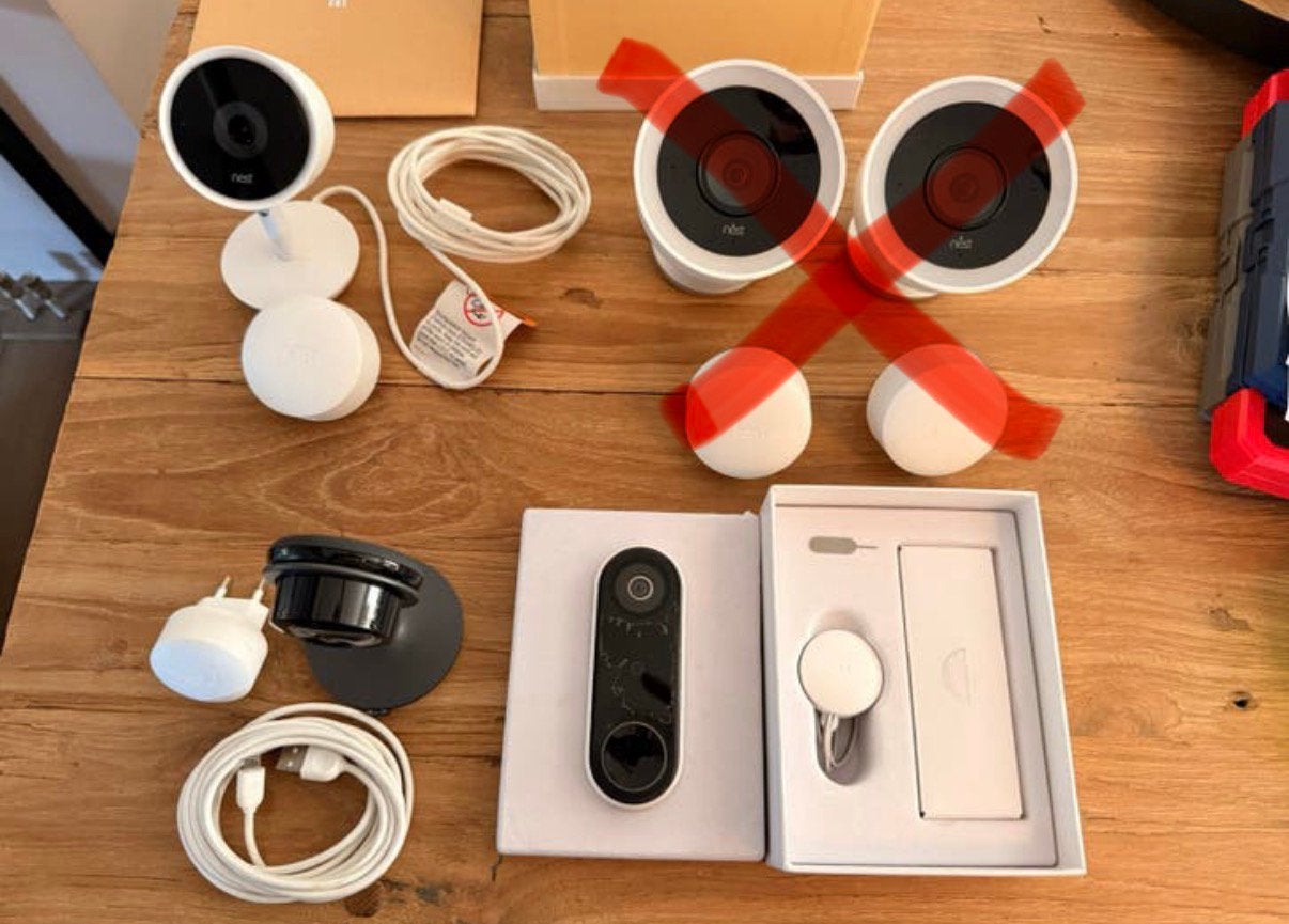 Complete Google Nest cameraset - 2 camera’s en deurbel, Ophalen of Verzenden, Gebruikt
