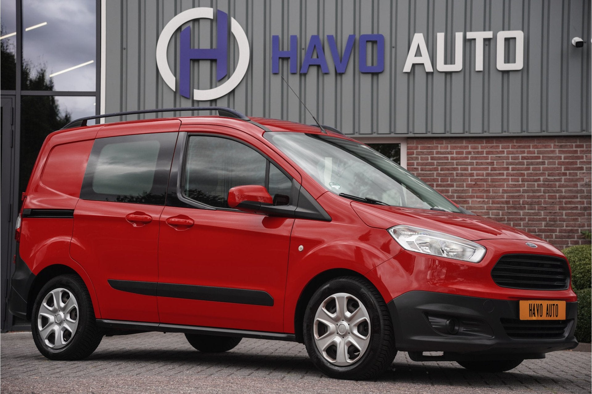 Ford Transit Courier 1.0 Trend, AIRCO, TREKHAAK, BTW-VRIJ /, Auto's, Bestelauto's, Gebruikt, Zwart, Parkeersensor, Origineel Nederlands