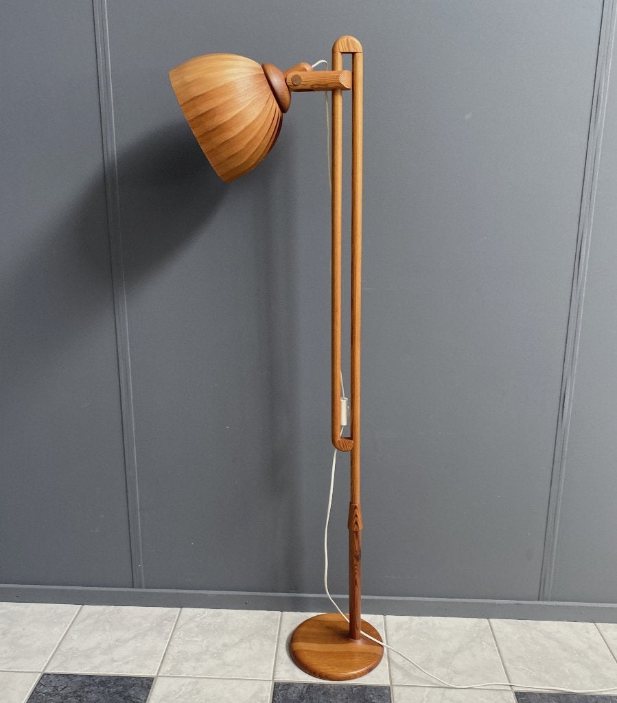 60's zeldzaam design grenen vloer lamp Hans Agne Jakobsson, Huis en Inrichting, Ophalen, E27 (groot), 150 tot 200 cm, Hout