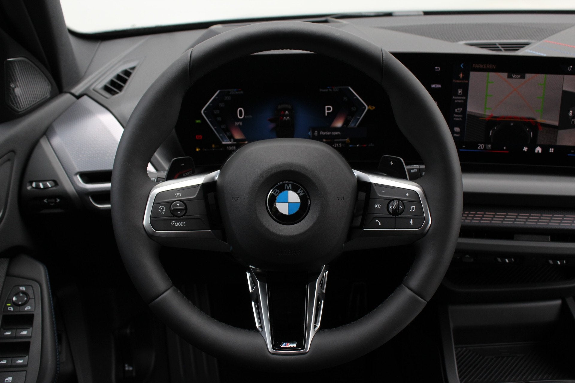 BMW 1 Serie 123 xDrive M Sport Automaat / Panoramadak / Spor, Auto's, BMW, Zwart, 4 cilinders, 1505 kg, Zwart