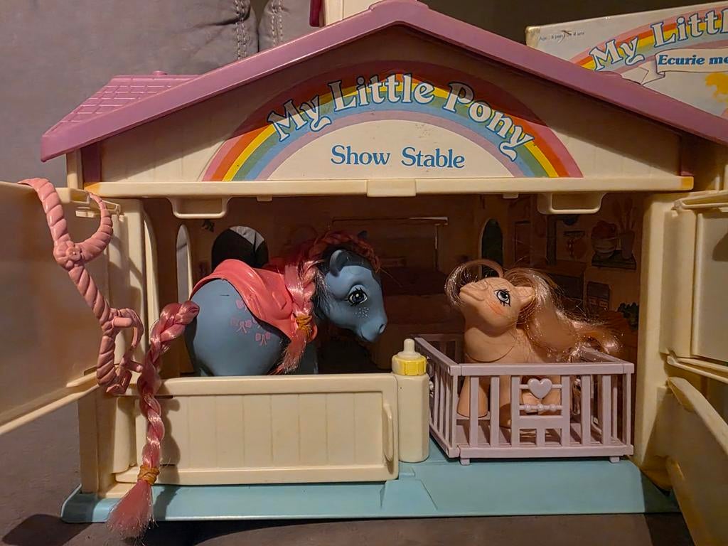 My Little Pony Show Stable met 4 pony's. Hasbro, Kinderen en Baby's, Speelgoed | My Little Pony, Ophalen, Gebruikt