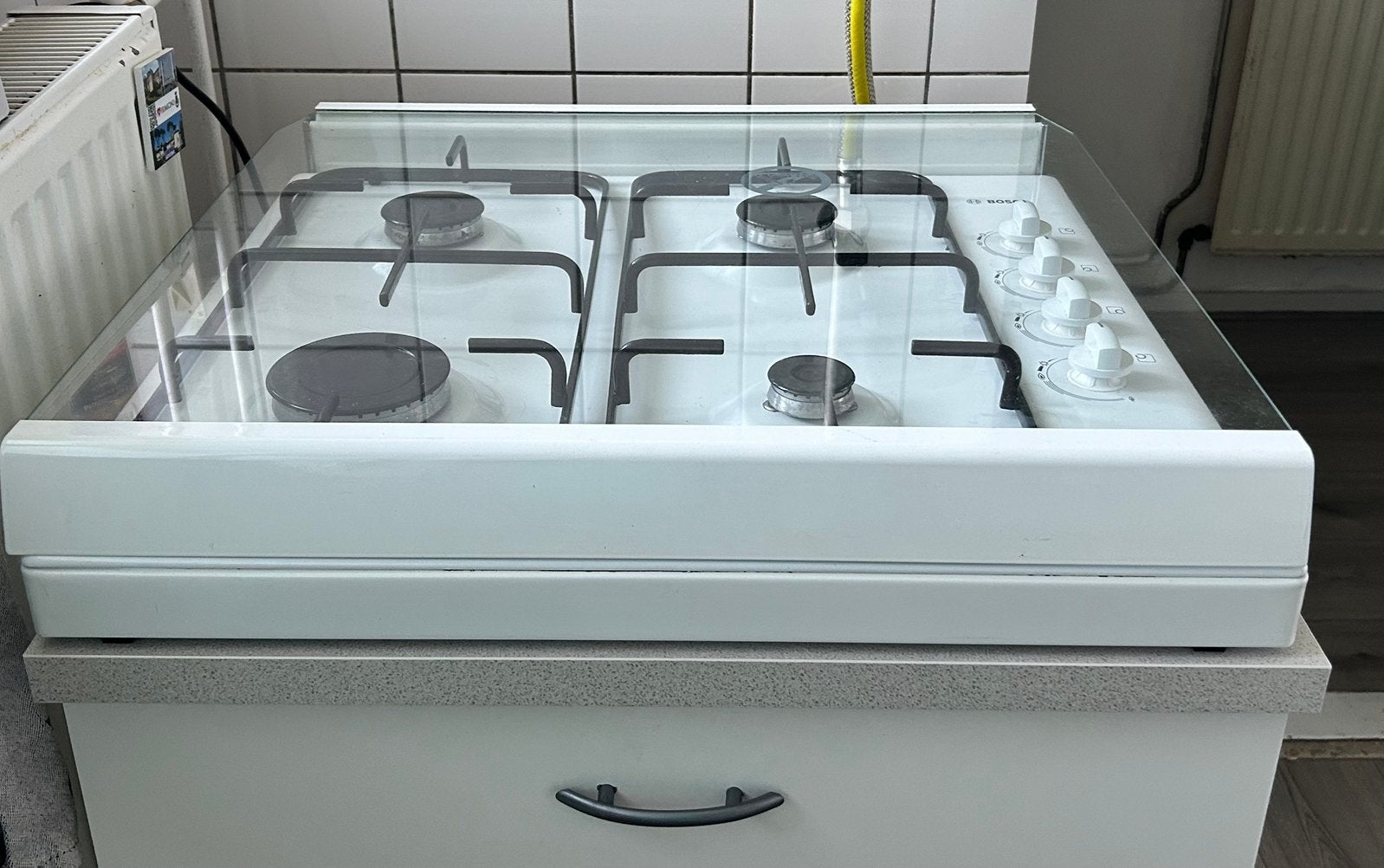 Tafelmodel Bosch gasfornuis, Ophalen, Minder dan 85 cm, 4 kookzones, Zo goed als nieuw