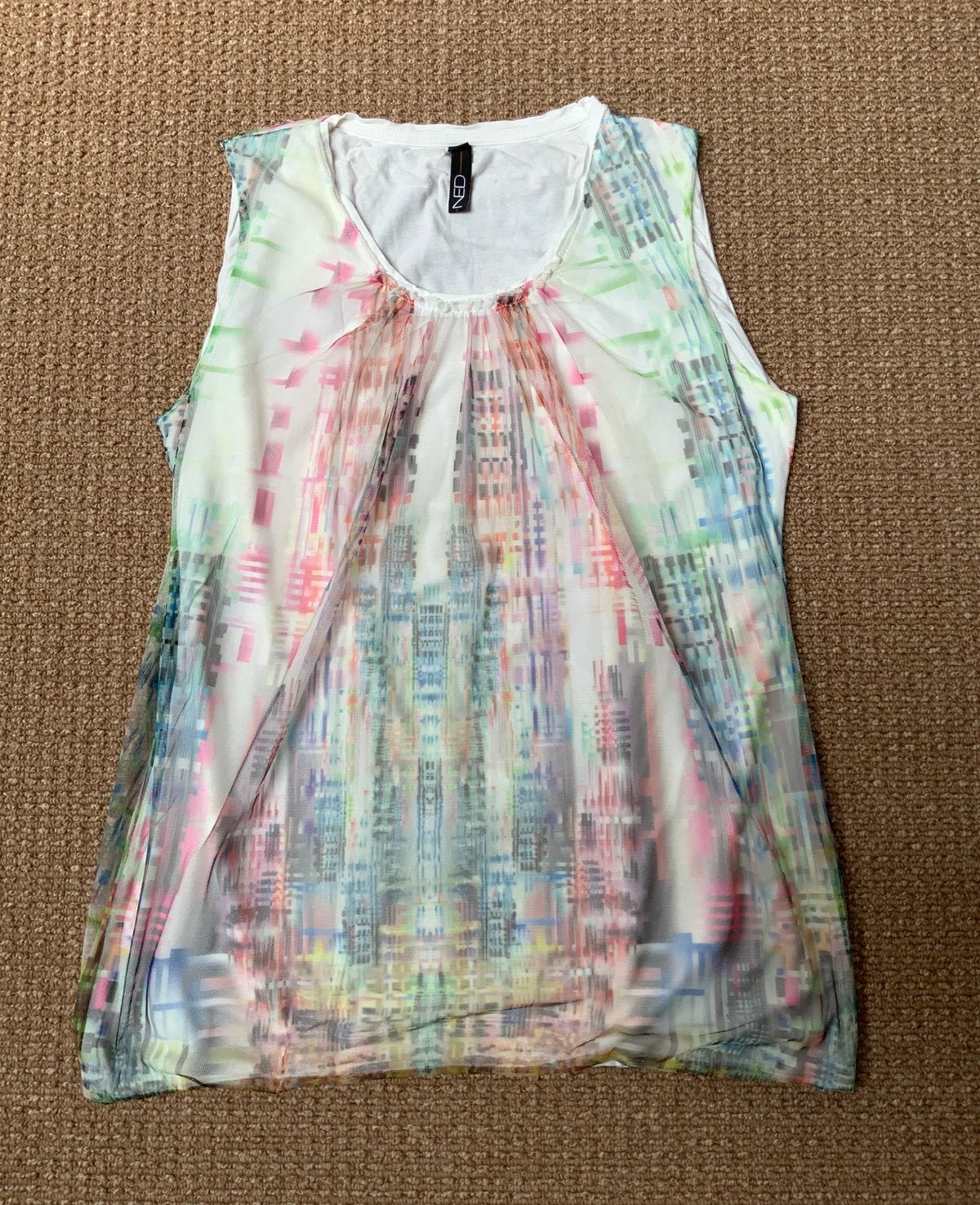 NED Top dames maat L, Kleding | Dames, Tops, Ophalen of Verzenden, Zonder mouw