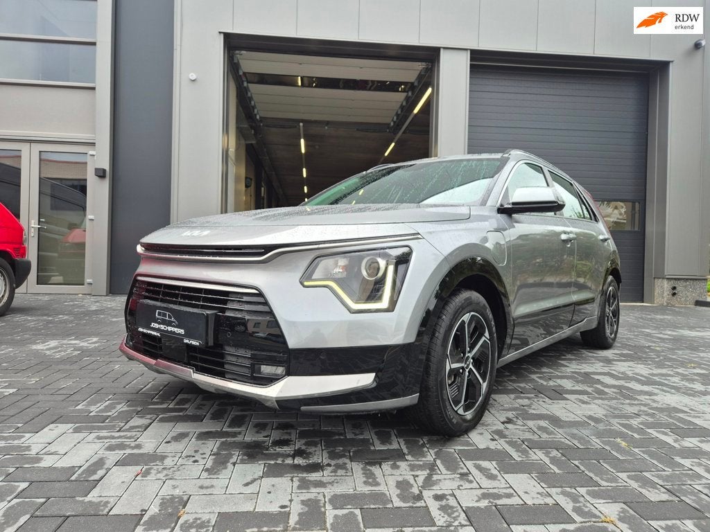 Kia Niro 1.6 GDi Hybrid ComfortLine Active, Gebruikt, Zwart, 4 cilinders, Leder en Stof