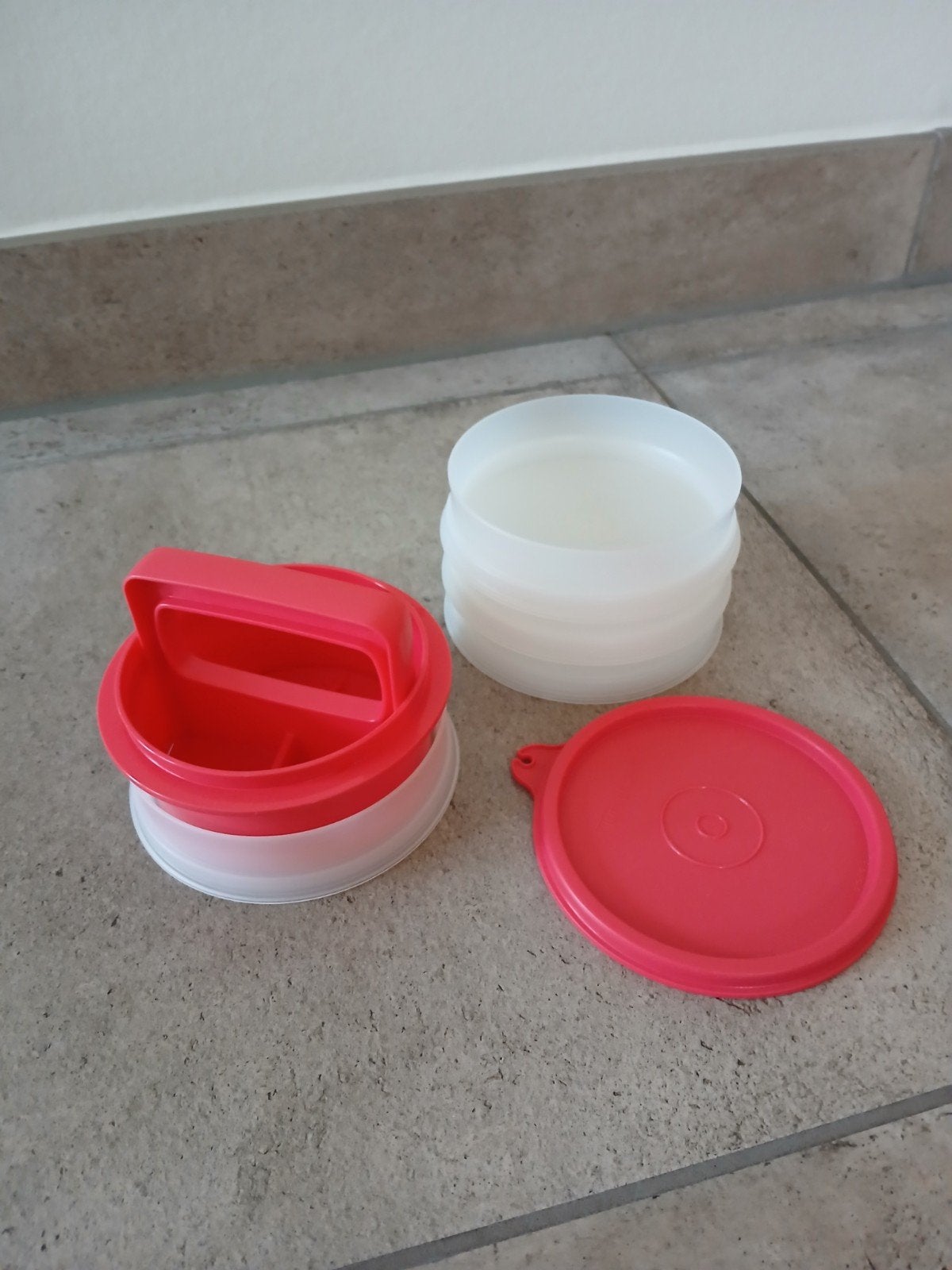 Tupperware hamburgerpers, hamburgermaker, vegaburgermaker, Huis en Inrichting, Keuken | Tupperware, Zo goed als nieuw, Overige typen