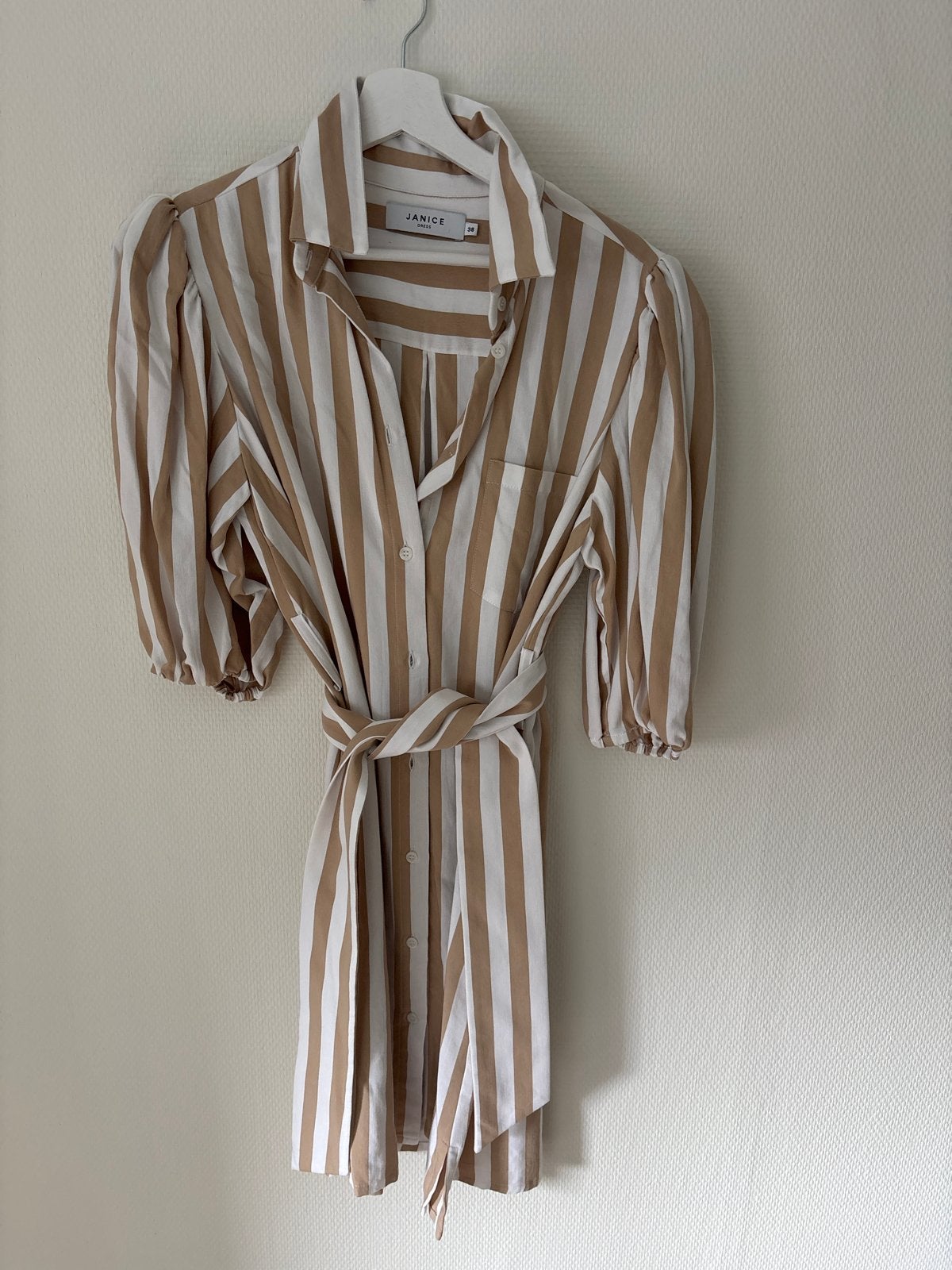 Janice gestreepte blousejurk met ceintuur - Maat M, Maat 38/40 (M), Beige, Ophalen of Verzenden, Zo goed als nieuw
