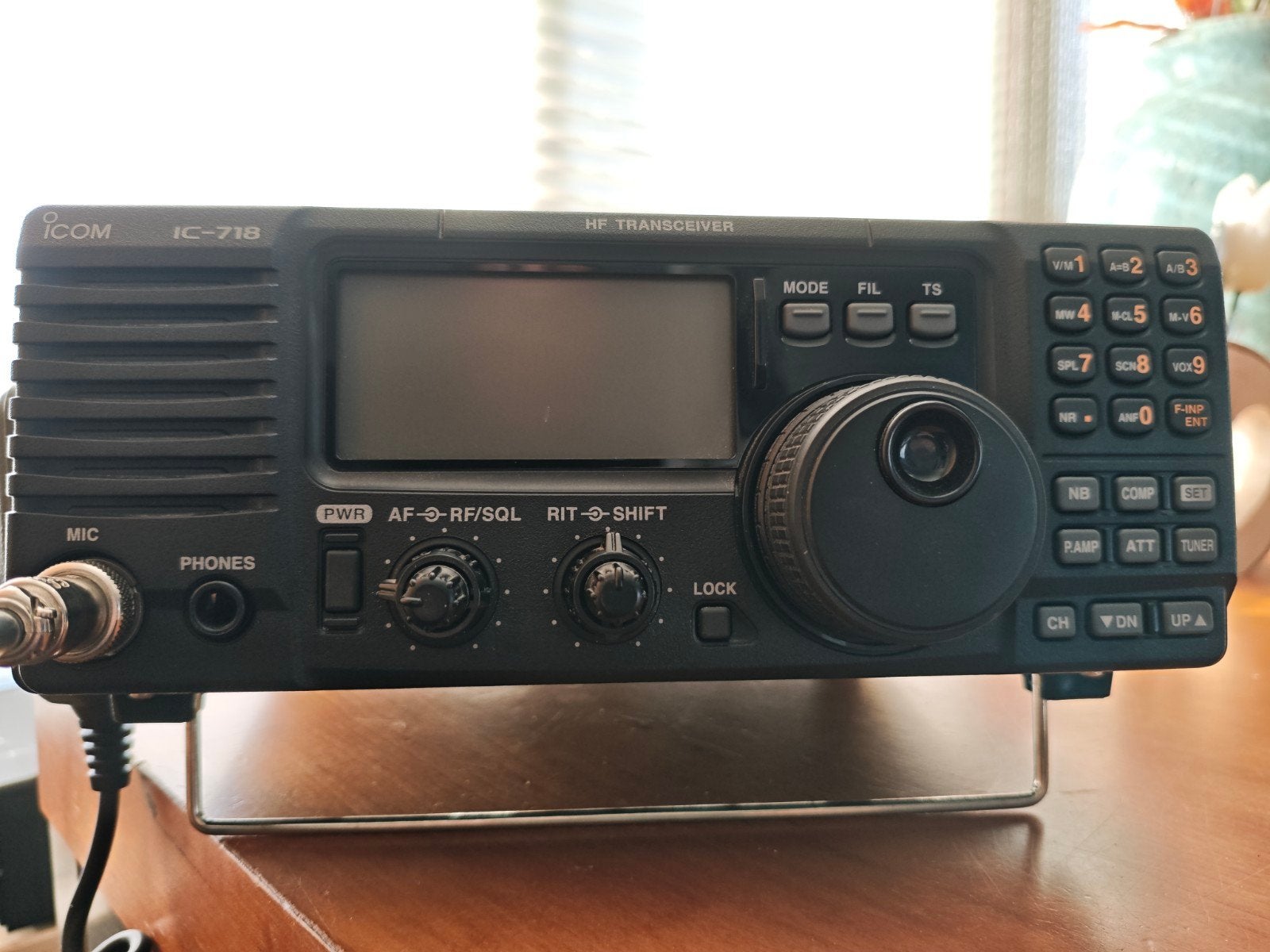 Icom 718, Ophalen