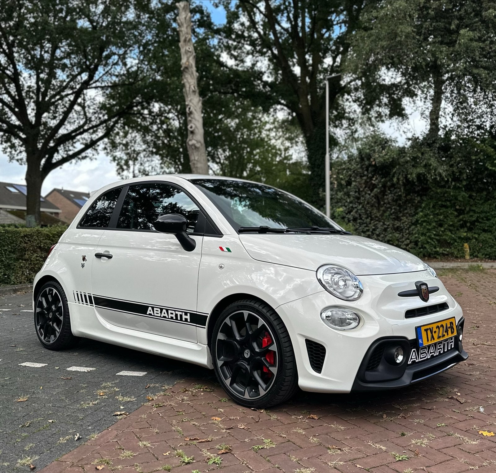 Fiat 500 1.4 T-jet Abarth 180 PK AUT 2018 Wit, Auto's, Fiat, 4 cilinders, Wit, 1368 cc, Geïmporteerd