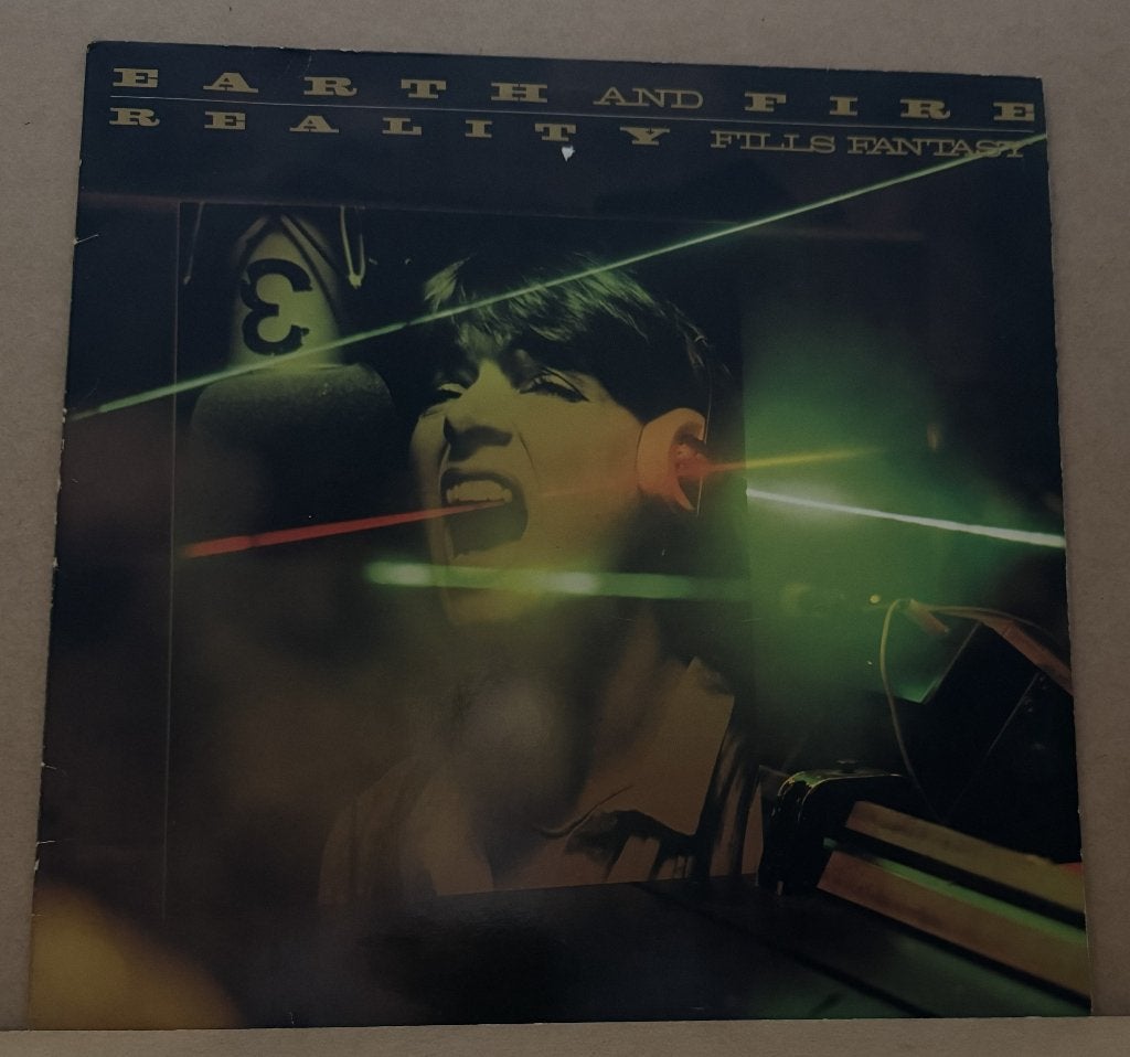 LP - Earth and Fire - Reality Fills Fantasy, Beschermende buitenhoes, LP, Gebruikt, Pop