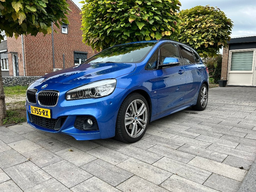 BMW 2-Serie Active Tourer 220i Centennial High Executive, Voorwielaandrijving, 730 kg, Blauw, Alcantara