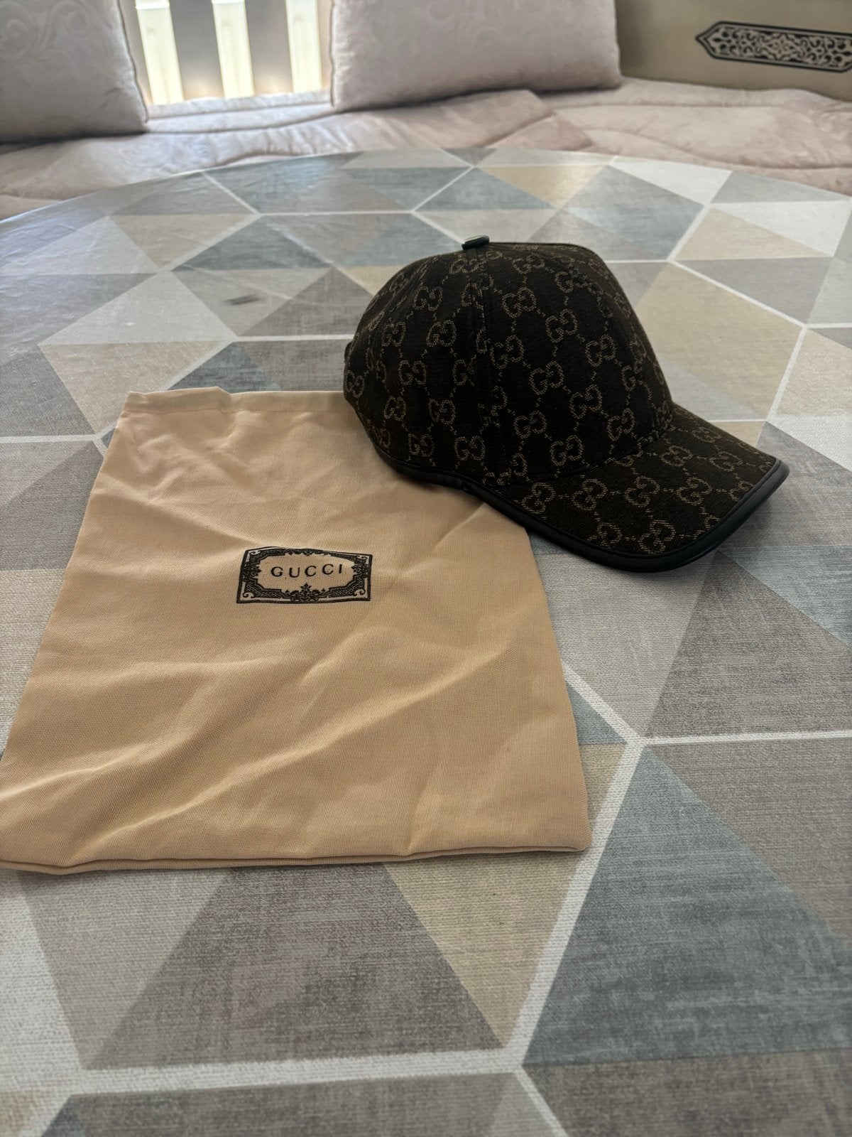 Unieke bruine Gucci pet, Ophalen, Nieuw, One size fits all, Pet