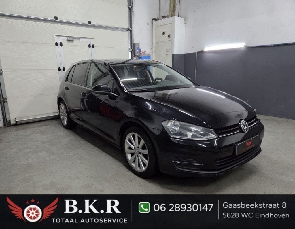 VW Golf 1.2 TSI 105PK | Navi | Trekhaak | Nieuwe APK, Voorwielaandrijving, Dealer onderhouden, 4 cilinders, 610 kg