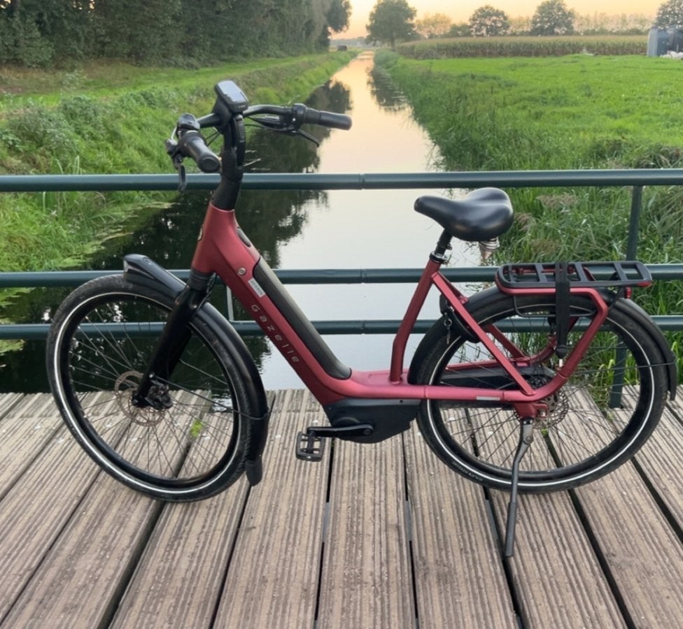 Gazelle avignon c8 elektrische fiets E-bike bosch NIEUWSTAAT, Ophalen of Verzenden, Zo goed als nieuw, 50 km per accu of meer