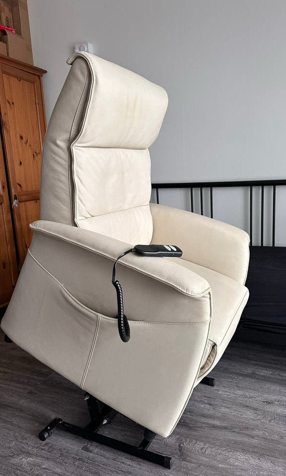 Perfect Sta Op Sta op Stoel-Z.g.a.n.-Merk Ciar-Met accu, Huis en Inrichting, Fauteuils, Ophalen, Zo goed als nieuw, Minder dan 75 cm