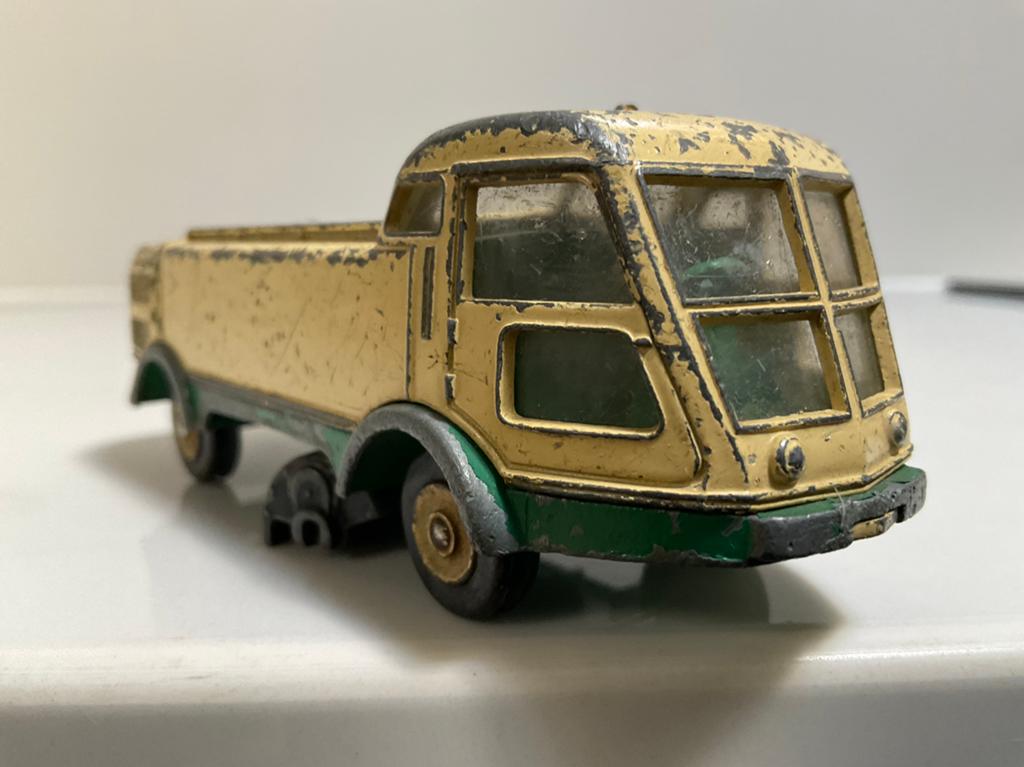 Dinky Toys: Road Sweeper Washer L.M.V. No 596 1960-1963, Hobby en Vrije tijd, Ophalen of Verzenden, Zo goed als nieuw, Bus of Vrachtwagen