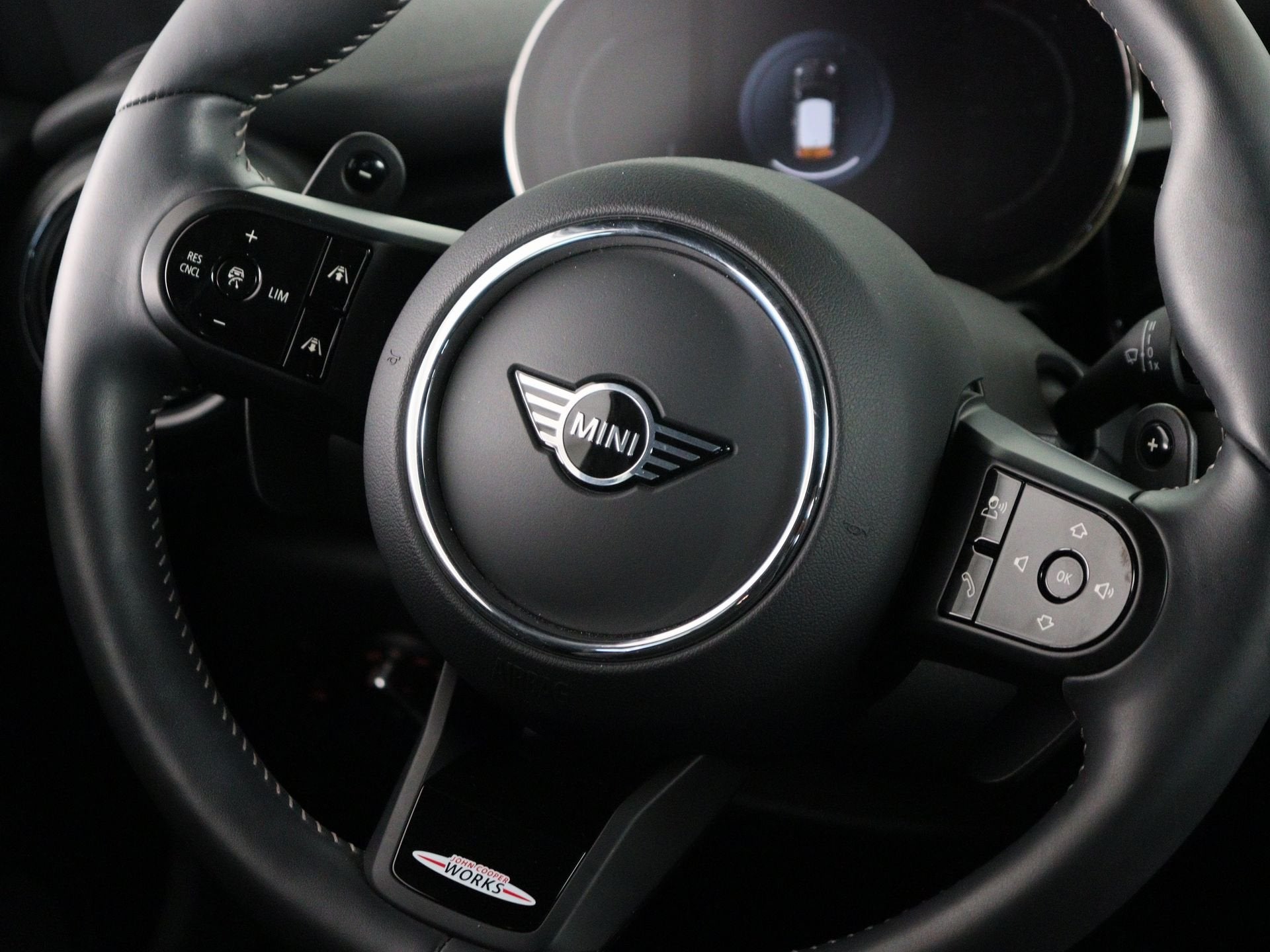 MINI 3-deurs Cooper S JCW-Trim Aut. (bj 2023, automaat), Auto's, Gebruikt, Met garantie (alle), Bedrijf, Verwarmde buitenspiegels