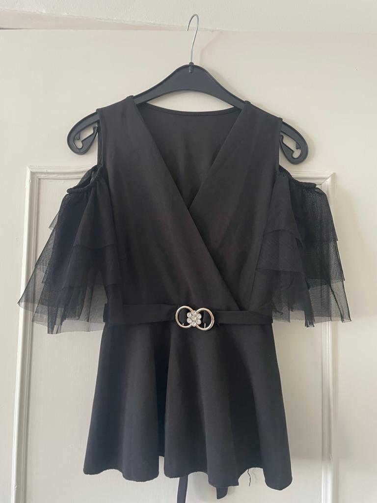 Zwarte zomer blouse met open schouders en riem, Maat 38/40 (M), Zwart, Ophalen of Verzenden, Korte mouw