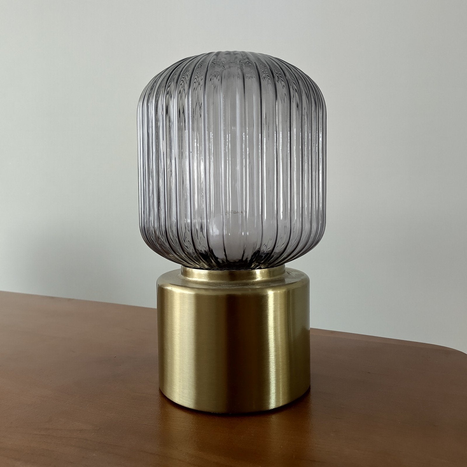IKEA SOLKLINT tafellamp met messing voet, 28cm, Ophalen, Zo goed als nieuw, Glas, Modern, Luxe