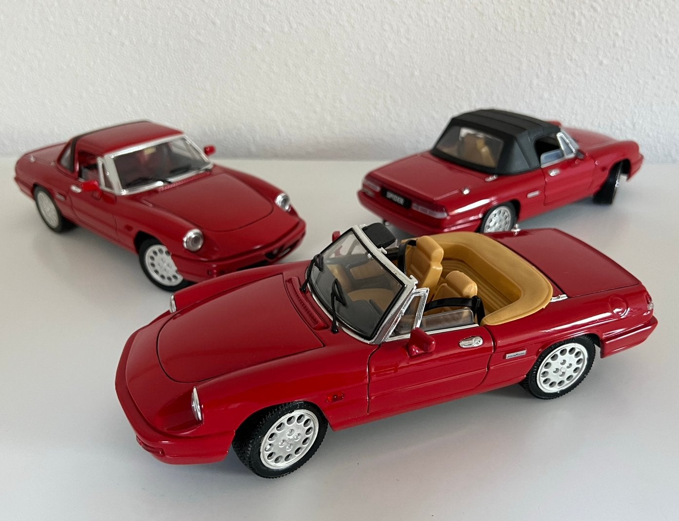 3x 1:18 Alfa Romeo Spider type IV - metaal, Ophalen of Verzenden, Zo goed als nieuw, Auto, Revell