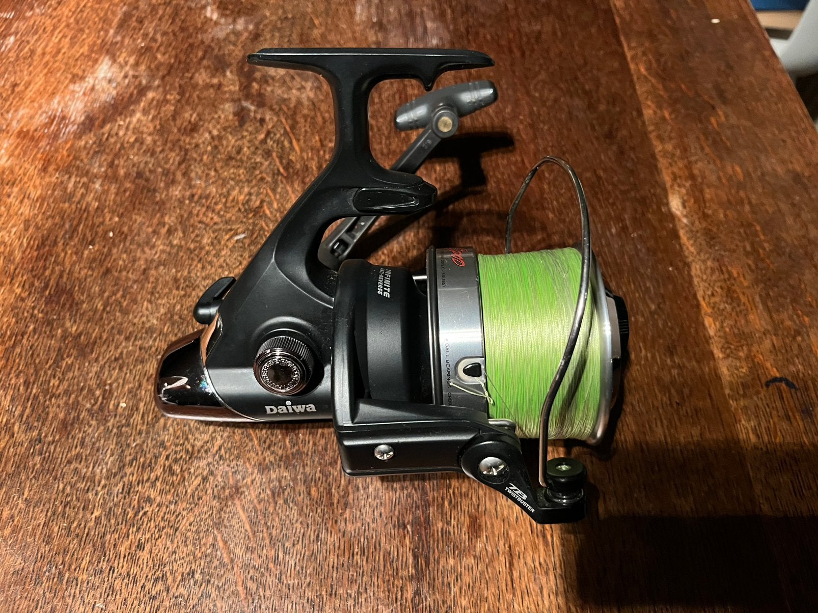 Daiwa Emblem Spod 5000 – Goede staat – €100, Ophalen of Verzenden, Zo goed als nieuw, Molen