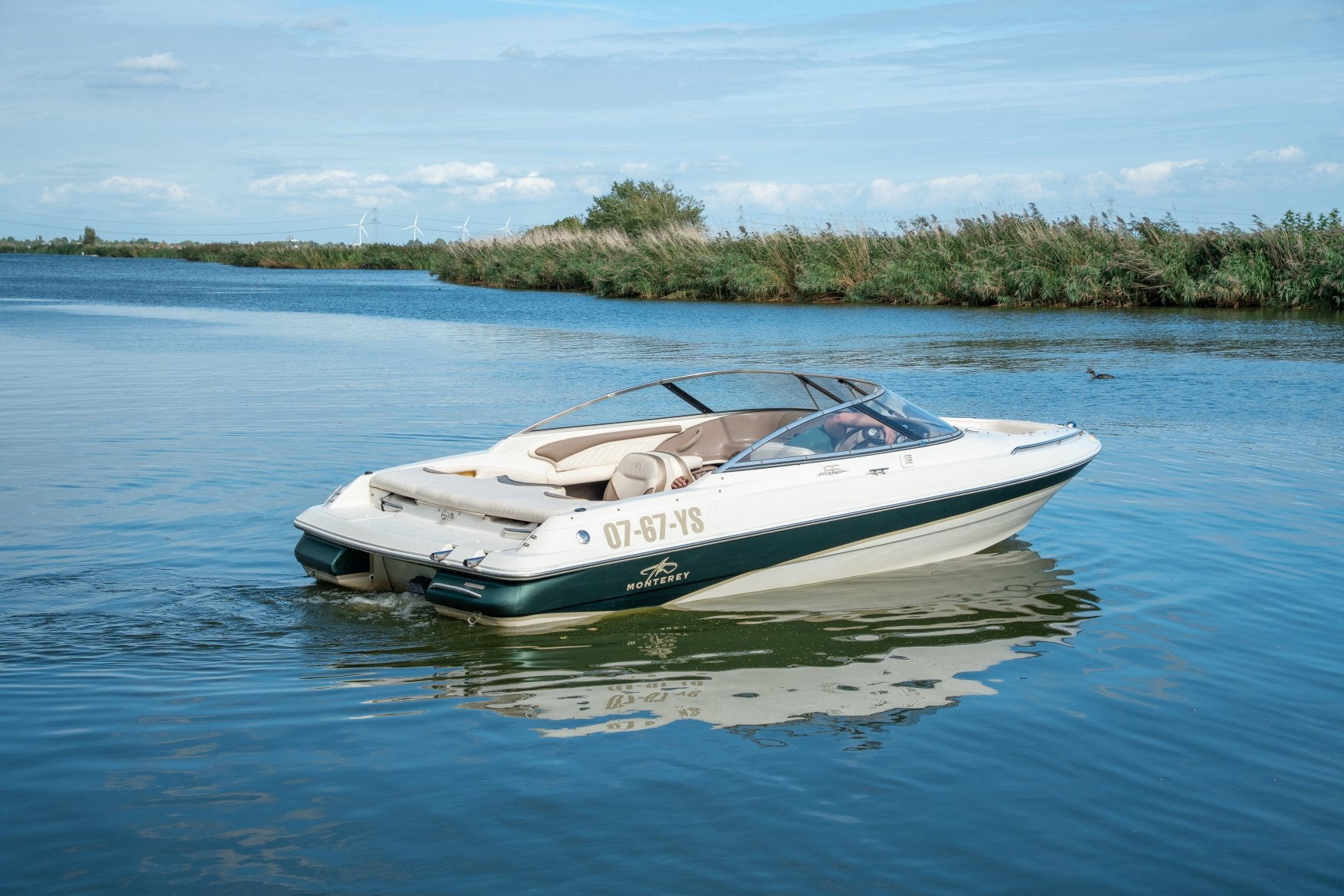Foto 2 van Monterey 186 Montura met trailer - Volvo Penta 4.3 V6