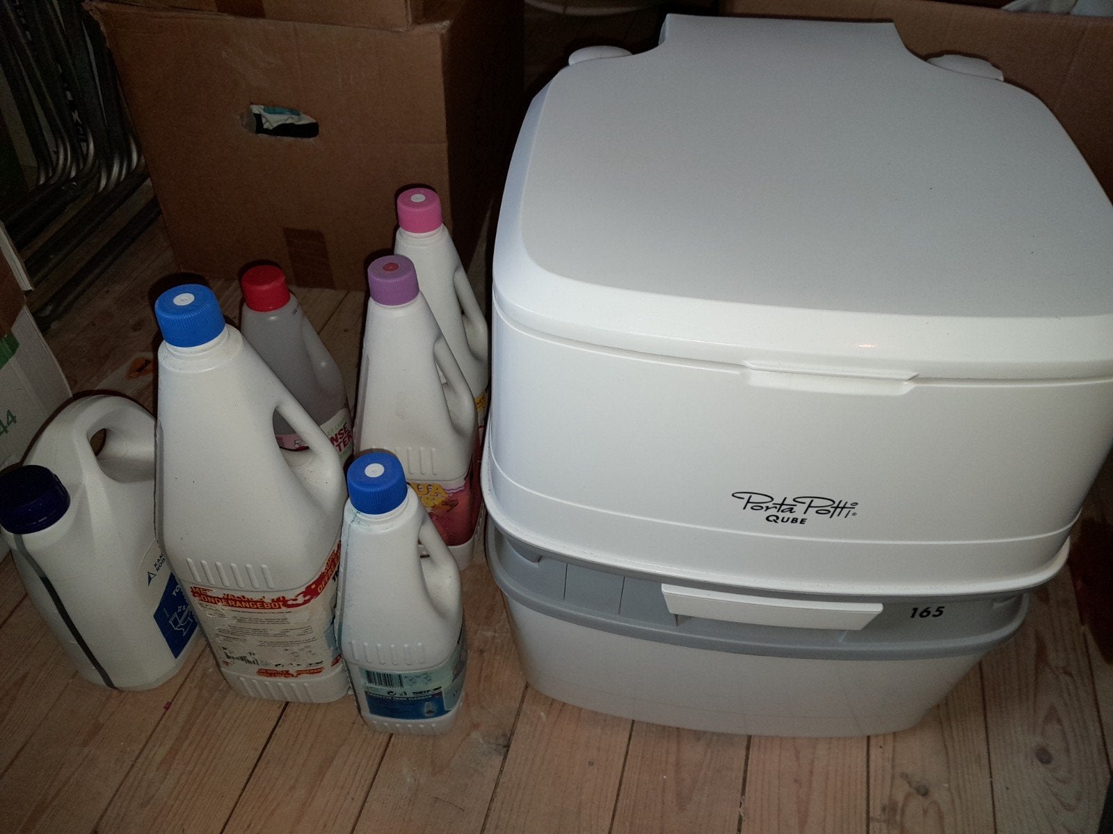 PortaPotti Qube 165 met spoelwater en vloeistof, Ophalen, Zo goed als nieuw