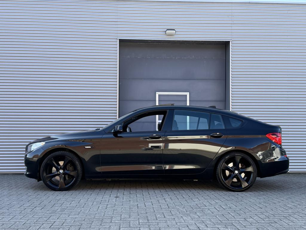 BMW 5 Serie Gran Turismo 530d High Executive I Aut. I Leder, Auto's, BMW, Automaat, Euro 5, Gebruikt, Zwart
