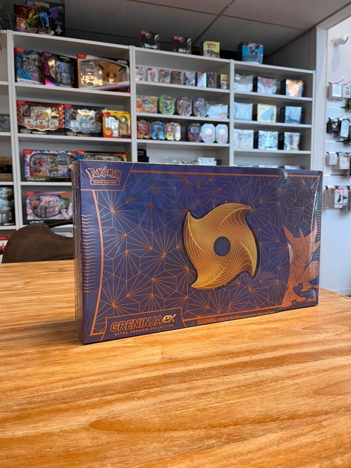 Pokémon Greninja EX Ultra Premium Collection Box, Ophalen of Verzenden, Nieuw, Overige typen, Foil