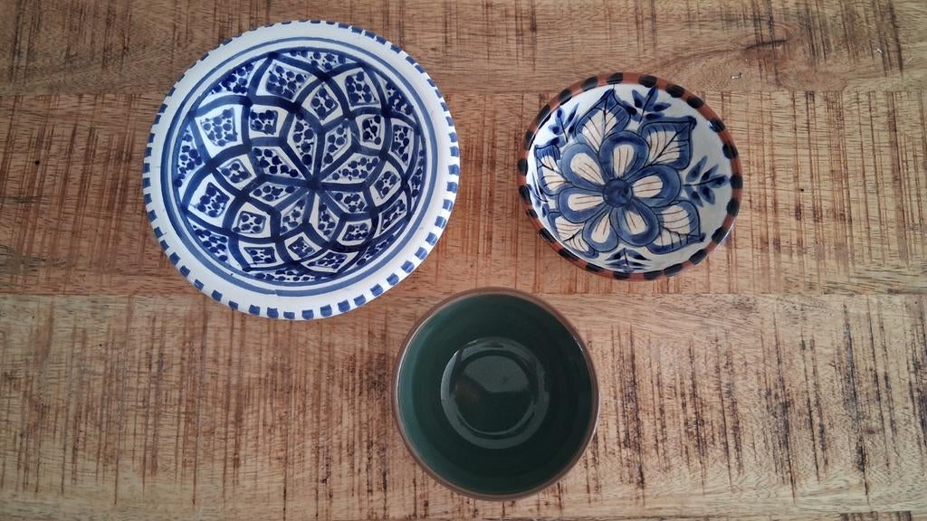 3 mediterraanse tapas bakjes € 5, Keramiek, Ophalen of Verzenden, Overige stijlen, Schaal of Schalen