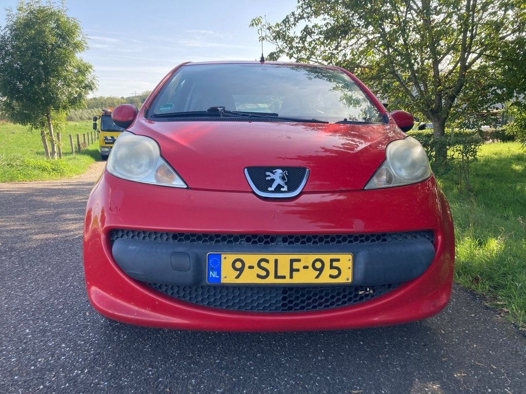 Te koop: Peugeot 2006 Rood, Voorwielaandrijving, Stof, Zwart, 765 kg