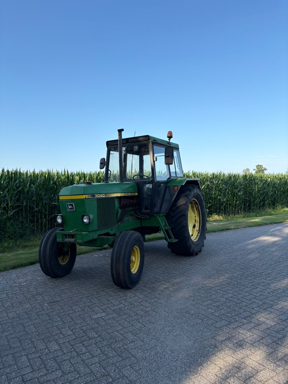 Te koop John Deere 3040 met hi lo, Ophalen, Gebruikt, Tot 80 Pk, John Deere
