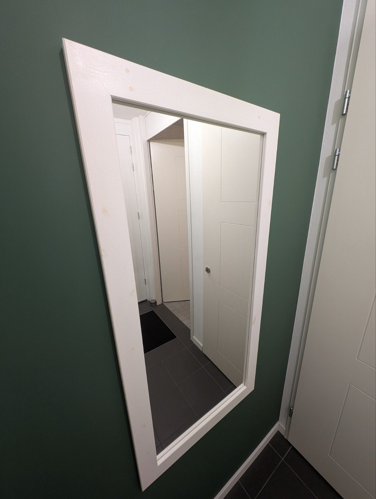 Grote wandspiegel met massief houten lijst (59x119 cm), Huis en Inrichting, Ophalen, 100 tot 150 cm, Zo goed als nieuw, Rechthoekig