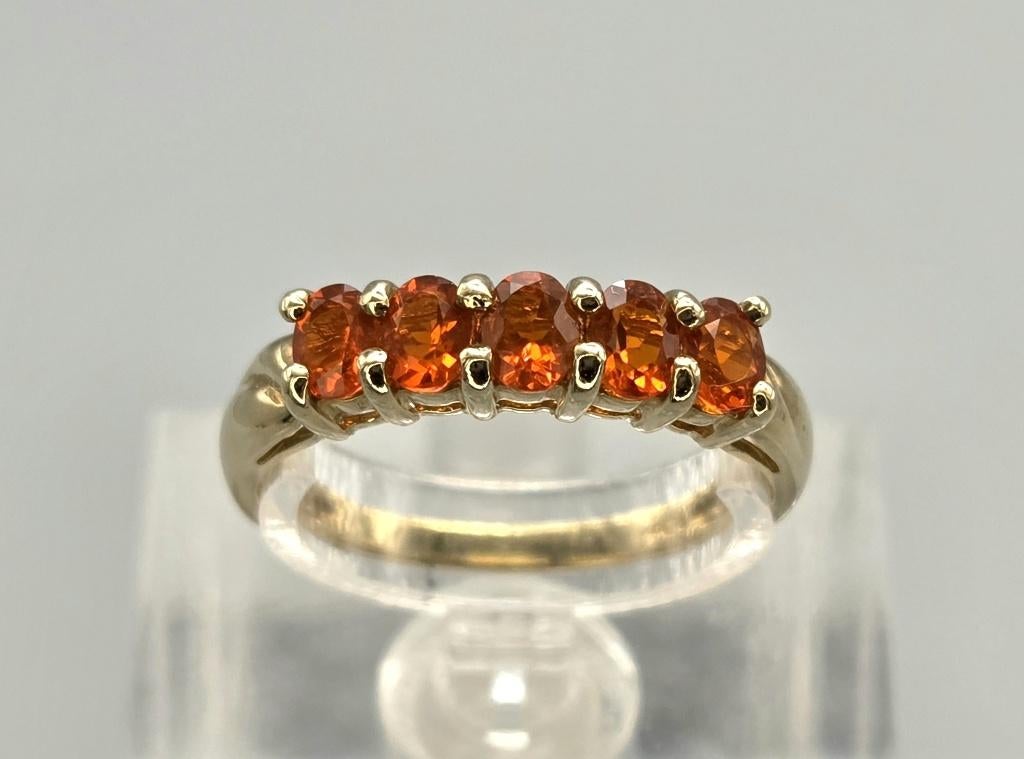 Gouden Vintage ring met edelsteen vuuropaal. 2026/260.