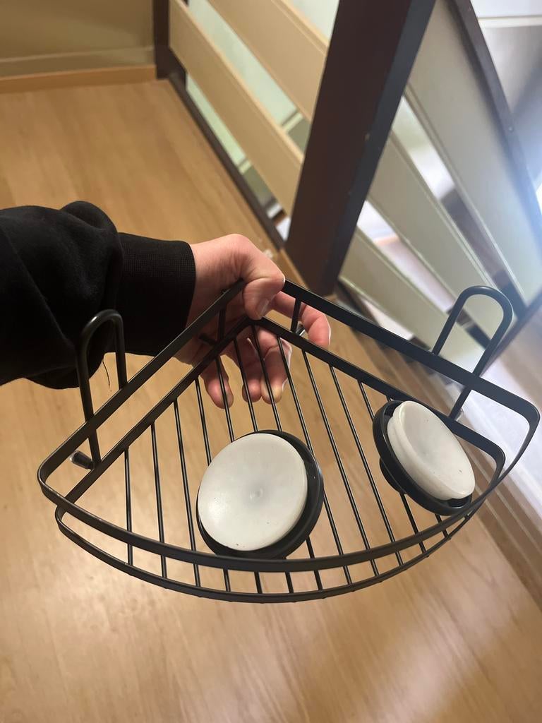 Zwart metalen hoekrekje voor badkamer/keuken, Ophalen of Verzenden, Gebruikt, Zwart, Overige typen