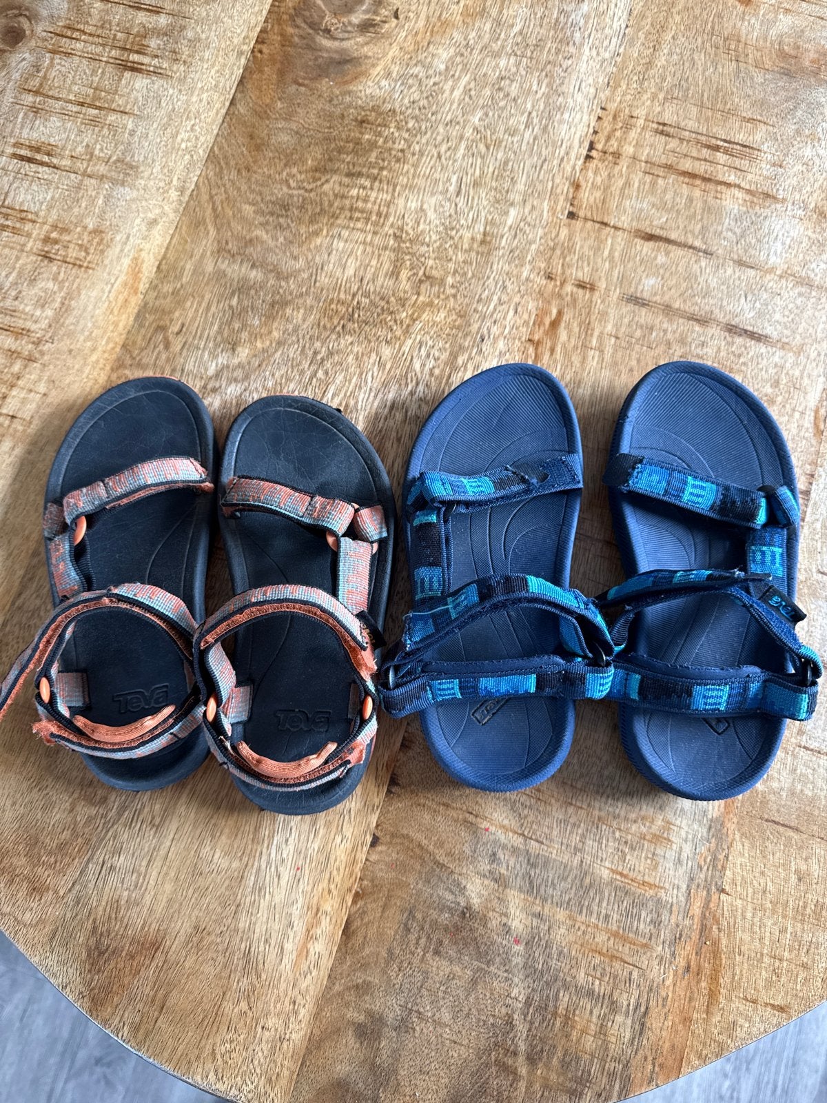 Teva sandalen voor kinderen - 2 paar, Ophalen, Gebruikt, Jongen of Meisje, Schoenen