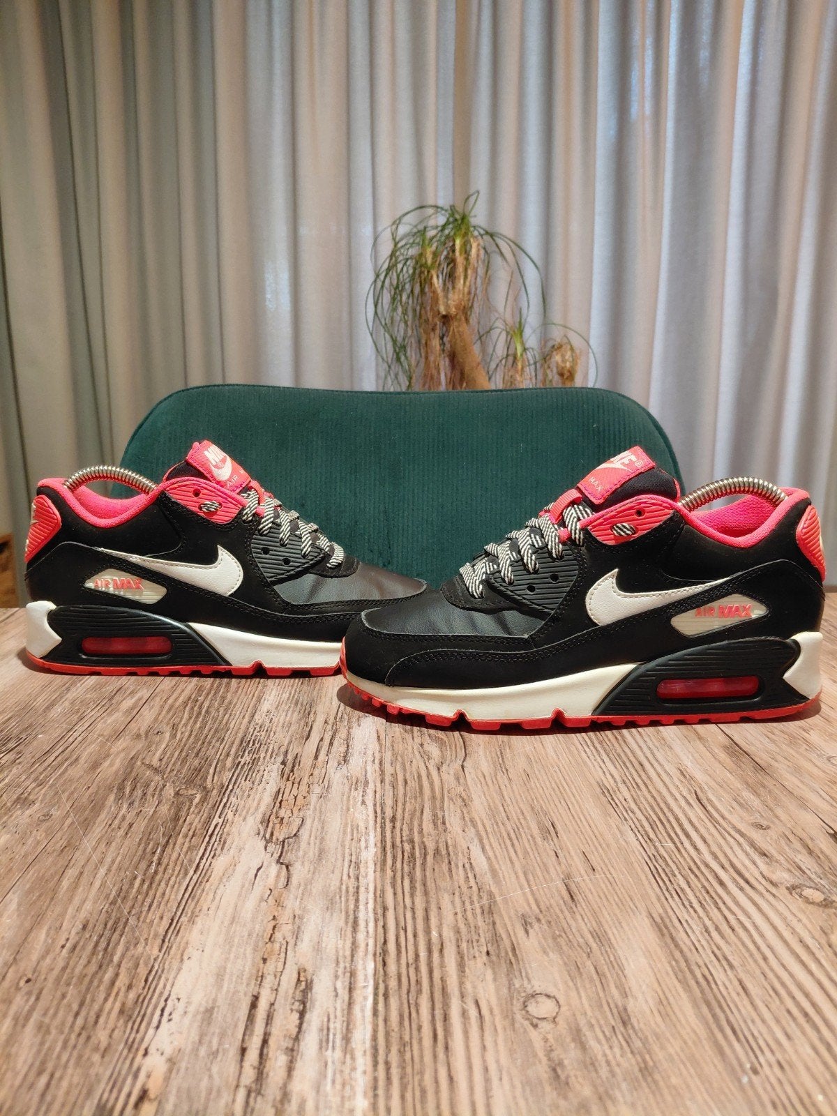 Nike Air Max 90 Leather 'Hyper Punch' Size 36 - Rare, Zwart, Nike, Ophalen of Verzenden, Sneakers of Gympen