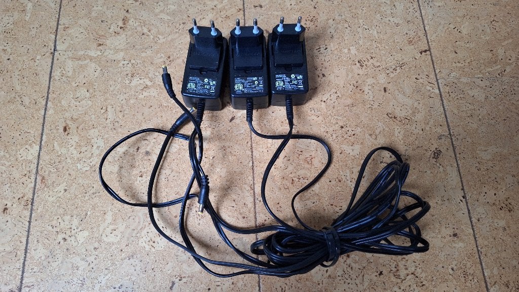 3x Kings' 5V/3A Universele DC voeding, Ophalen of Verzenden, Gebruikt