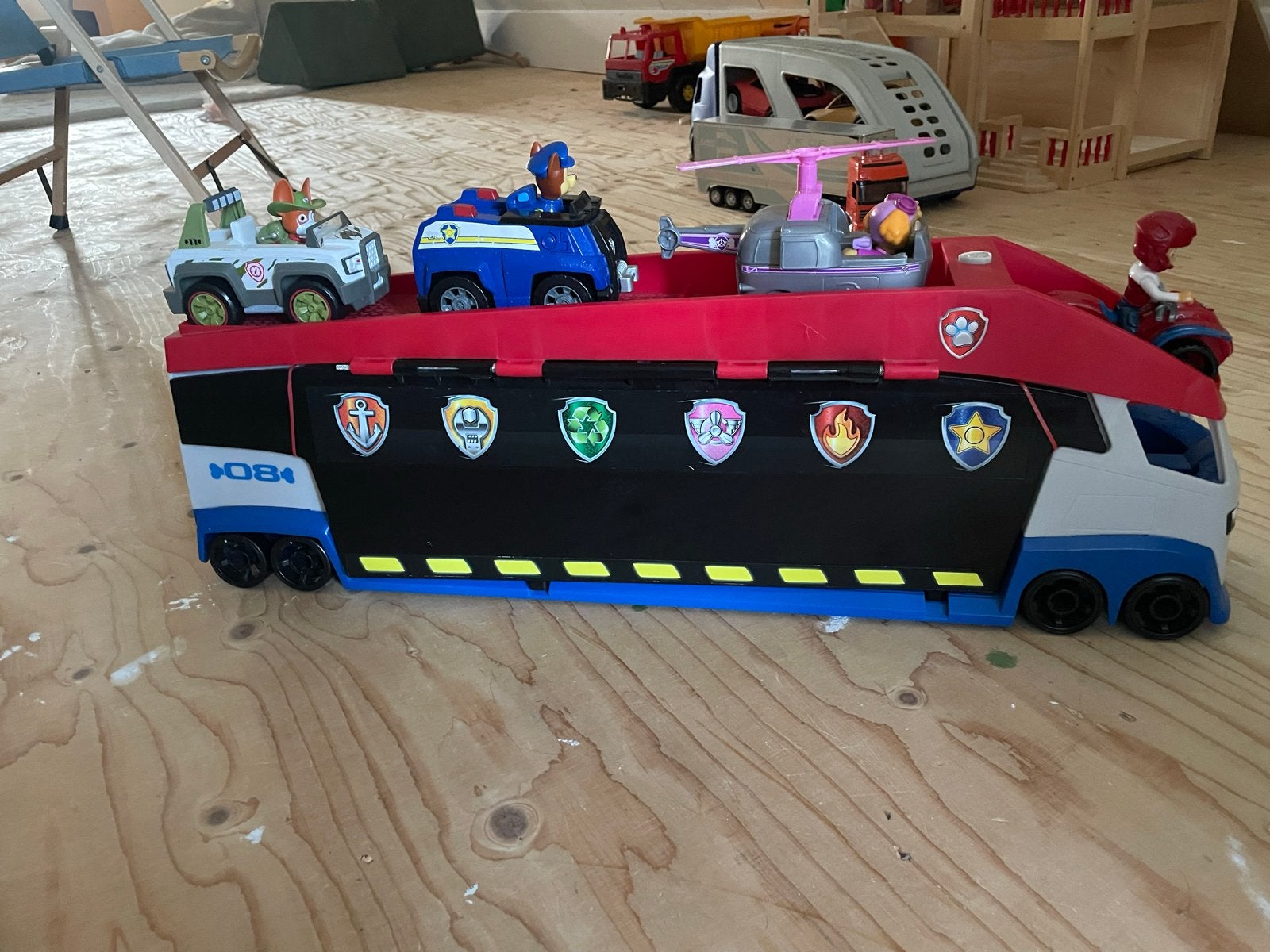 Paw Patrol Patroller met diverse voertuigen en figuren, Kinderen en Baby's, Ophalen, Gebruikt