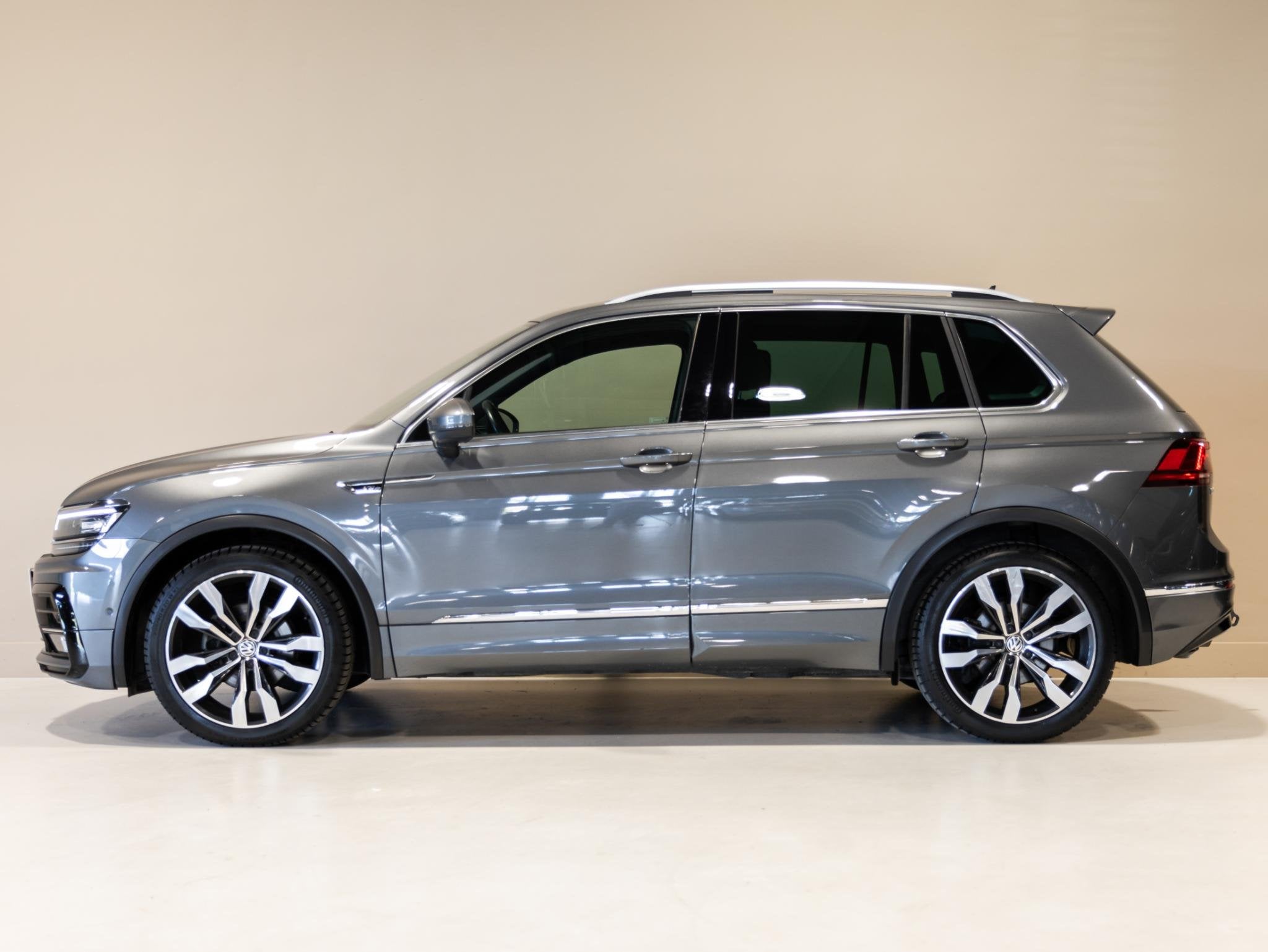 Volkswagen Tiguan 1.5 TSI ACT R-Line / 150pk / Panorama dak, Dealer onderhouden, Origineel Nederlands, SUV of Terreinwagen, 17 km/l