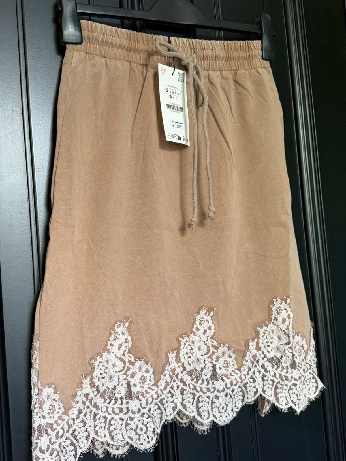Zara katoenen midi-rok met kanten details en taillekoord., Bruin, Nieuw, Ophalen of Verzenden, Maat 36 (S)