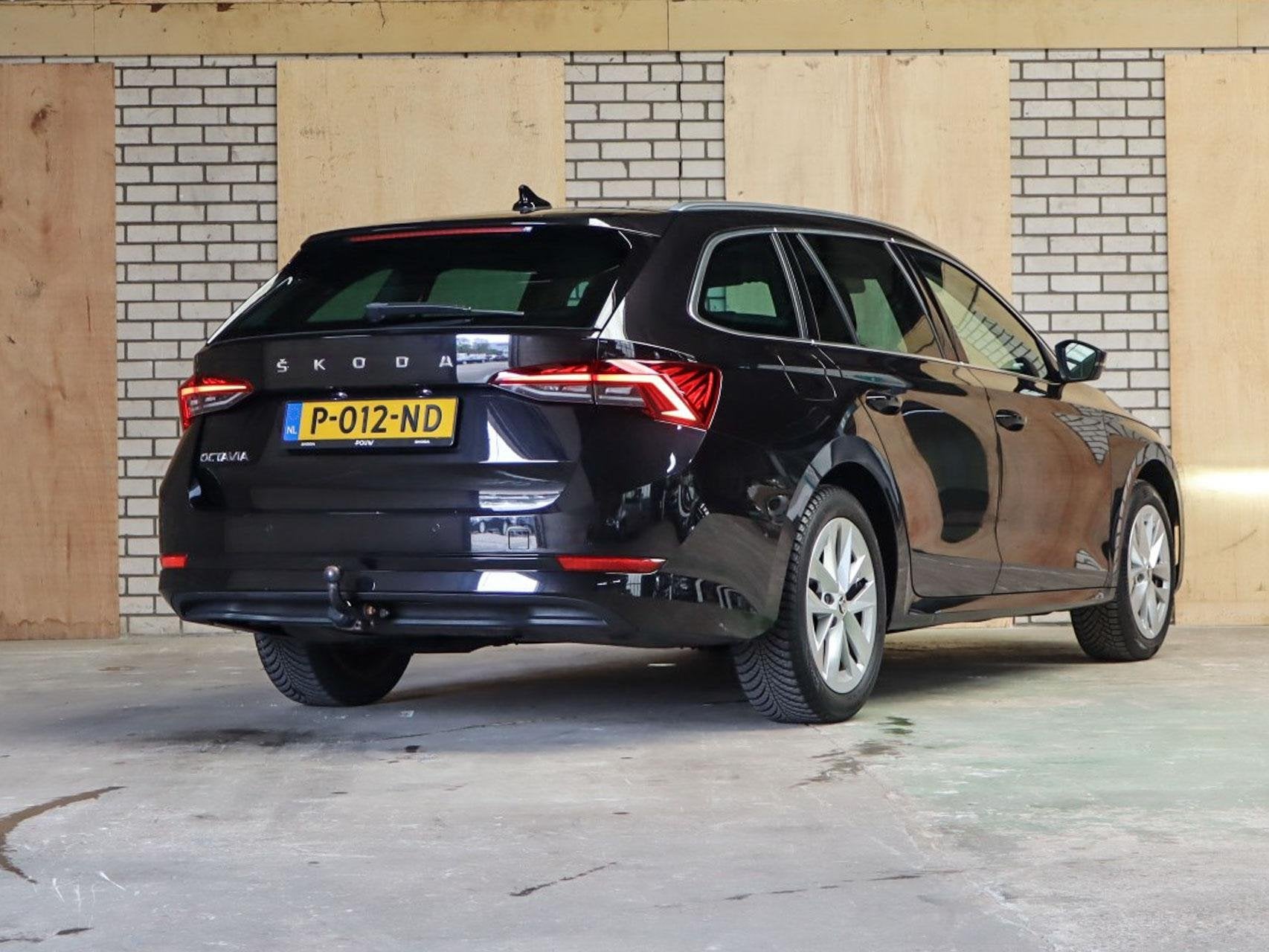 Skoda Octavia Combi 1.0 TSI 110pk Business Edition Plus | Al, Auto's, Voorwielaandrijving, 12 maanden, Stof, Gebruikt