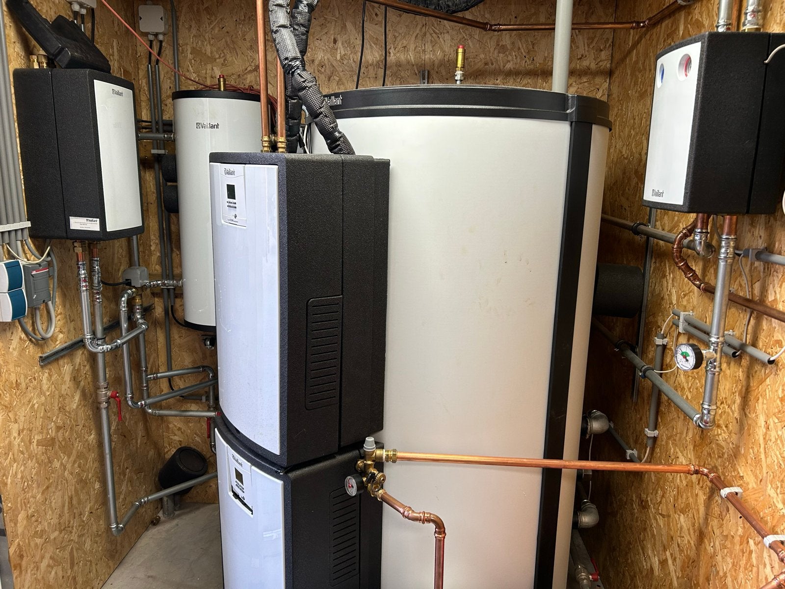 Vaillant warmtepomp en boiler - Zo goed als nieuw, Ophalen, Hoog rendement (Hr), Cv-ketel of Combi-ketel, Zo goed als nieuw
