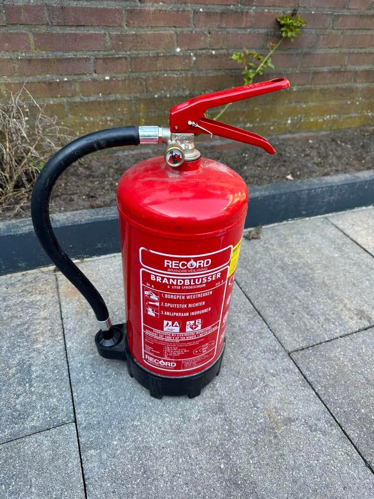 Brandblusser, Ophalen, Zo goed als nieuw