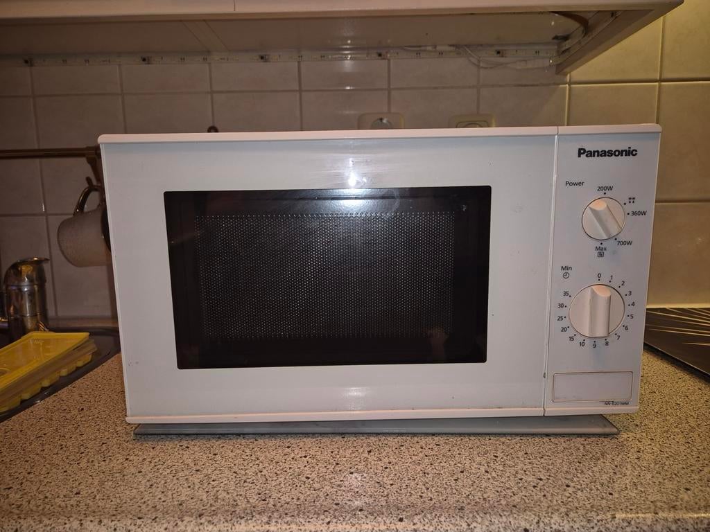 Panasonic magnetron NN-E201WM, Witgoed en Apparatuur, Magnetrons, Ophalen, Draaiplateau, Magnetron, Zo goed als nieuw