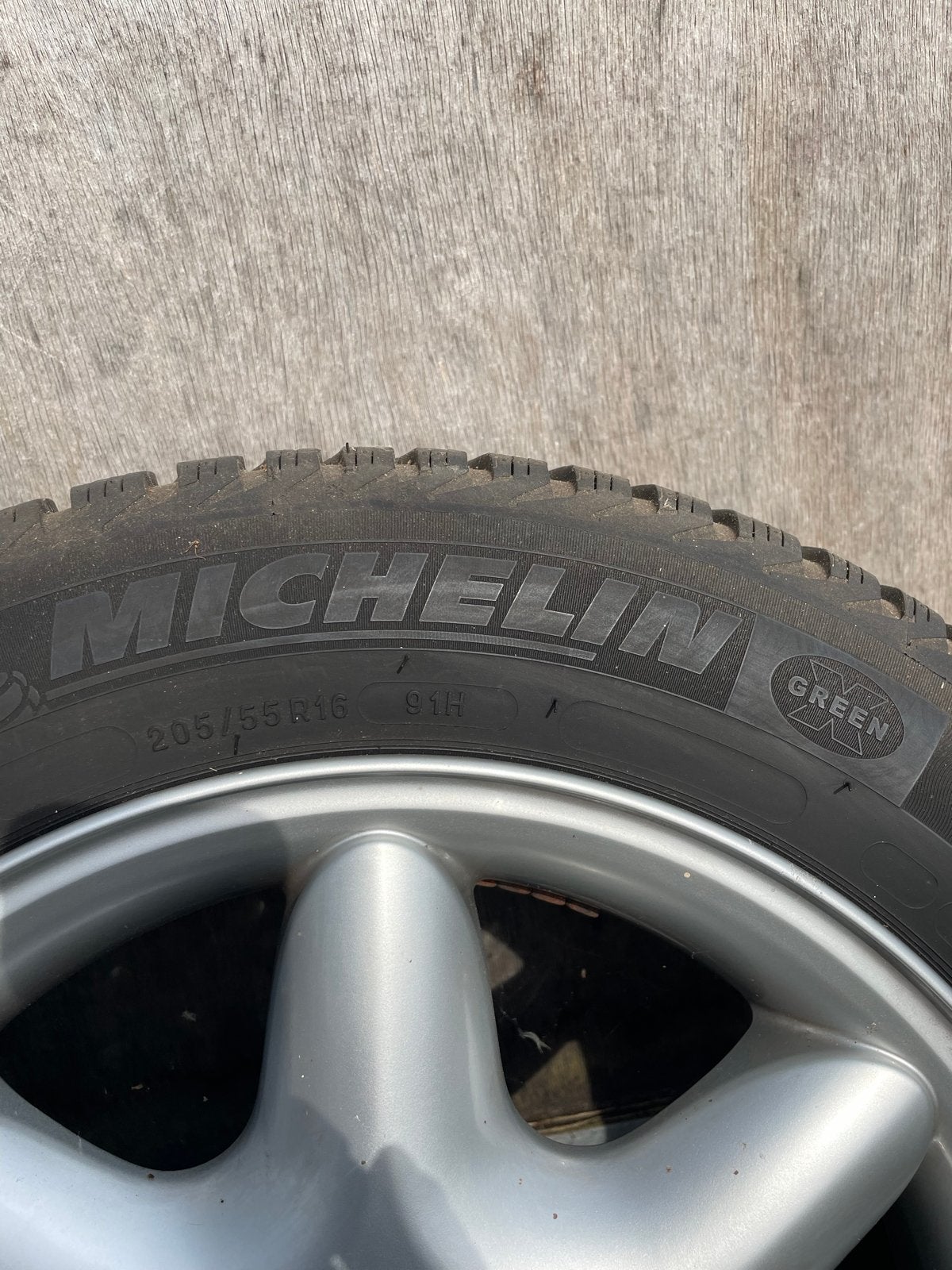 Michelin Alpin alsiezens banden met velgen 205/55R16, Gebruikt, 16 inch, Banden en Velgen, Personenwagen